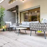 Downtown With Garden Apartment *